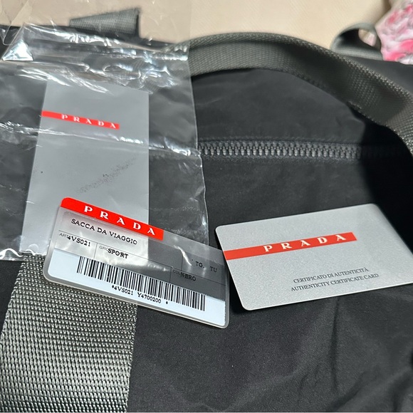 Prada sport duffle comes with authentication card - Picture 6 of 12